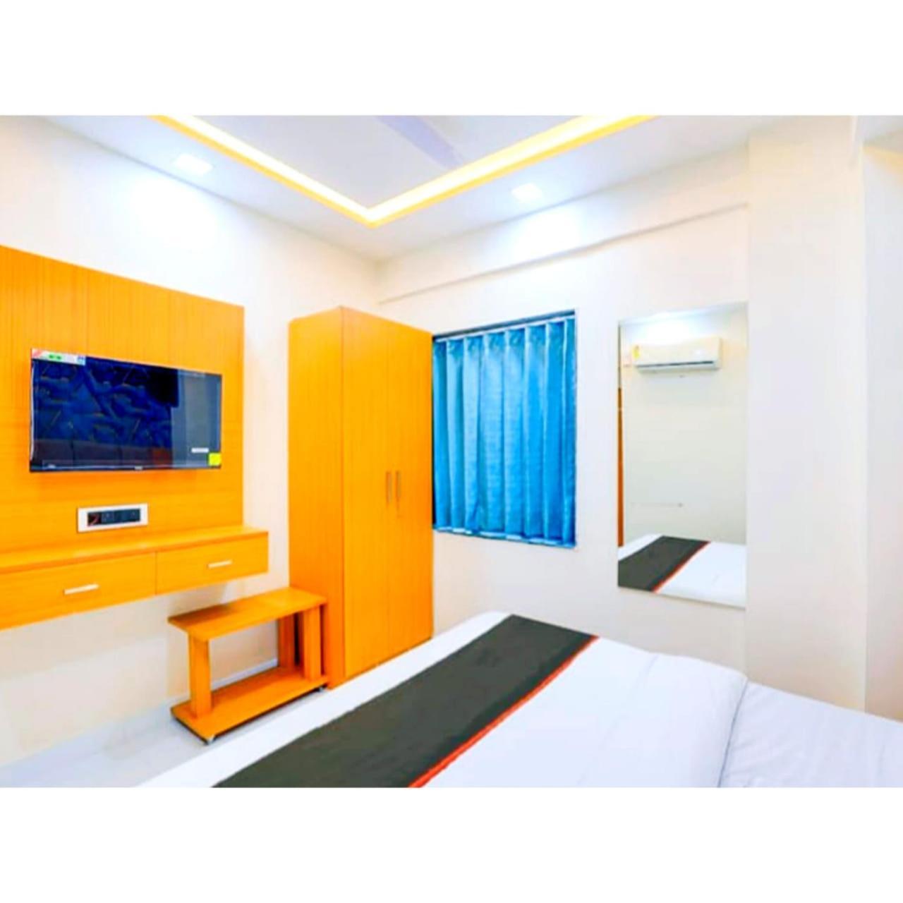 Hotel Exotic Ahmedabad Exterior photo