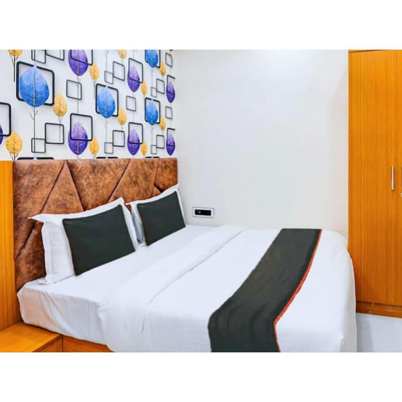 Hotel Exotic Ahmedabad Exterior photo