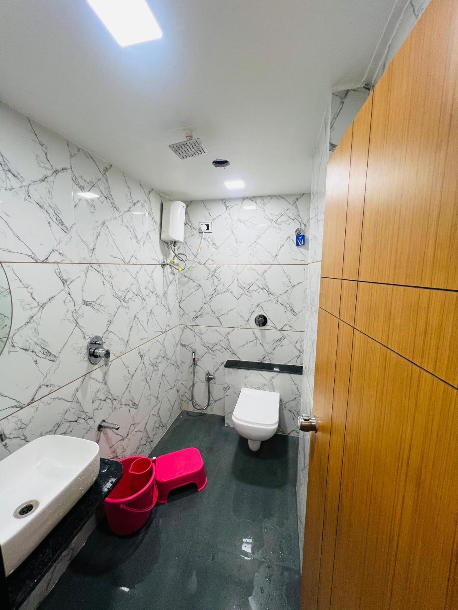 Hotel Exotic Ahmedabad Exterior photo