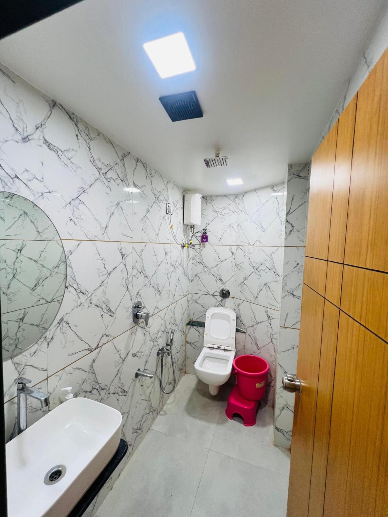 Hotel Exotic Ahmedabad Exterior photo