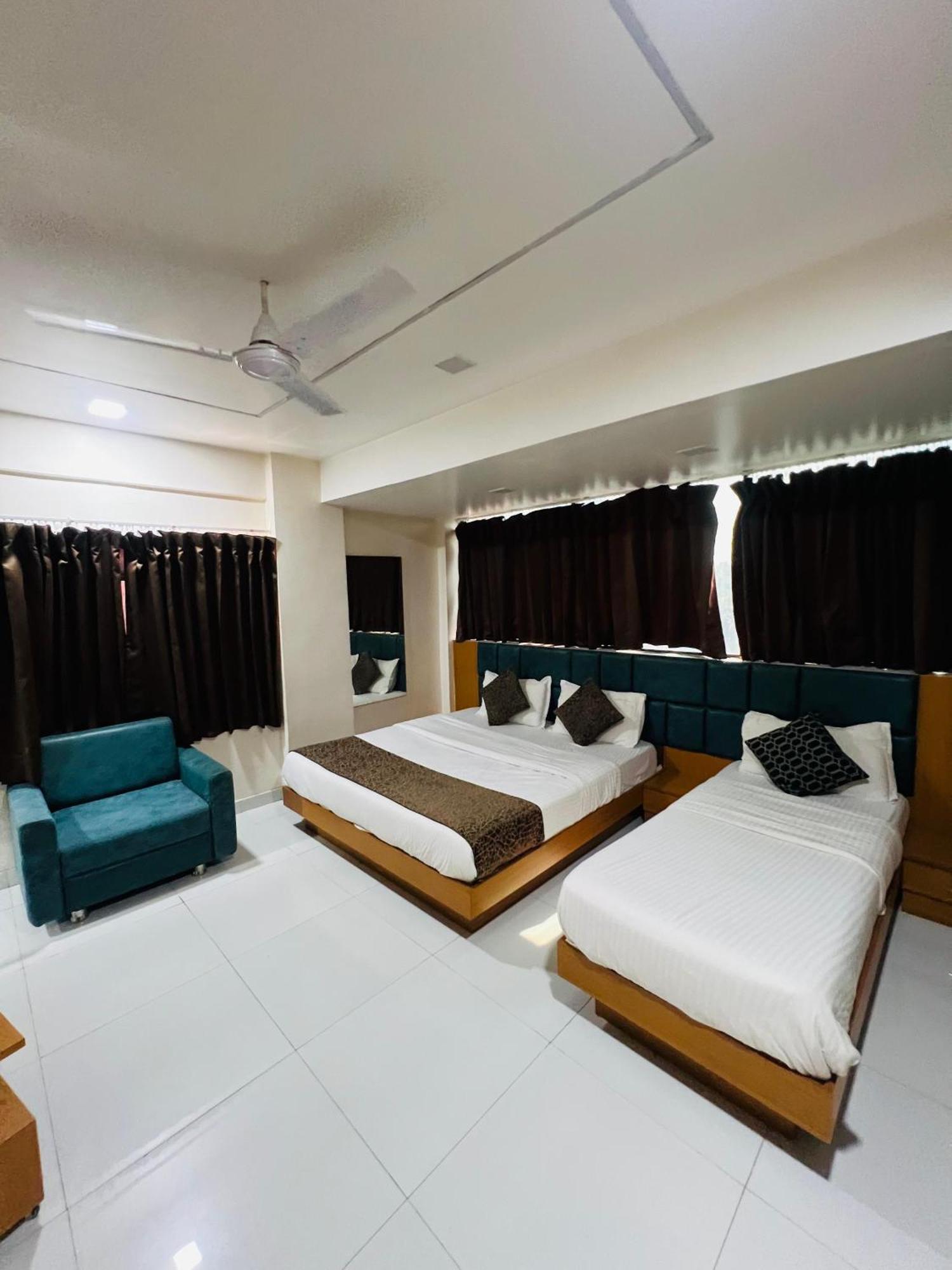 Hotel Exotic Ahmedabad Exterior photo